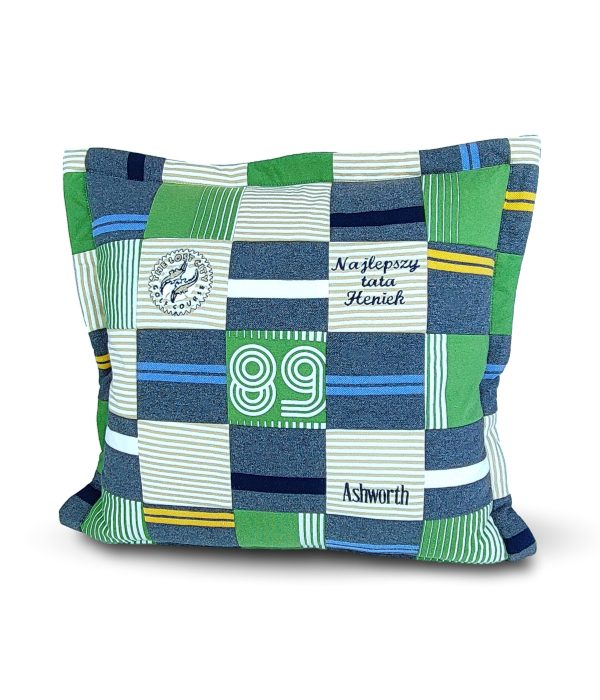 poduszka patchwork uszyta z ubrań dorosłych