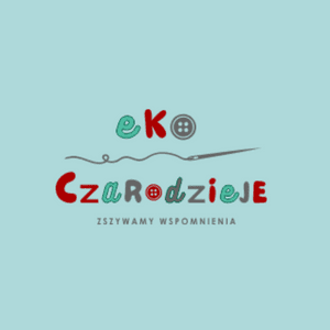 logo ekoczarodzieje.pl na niebieskim tle drugie życie twoich ubrań